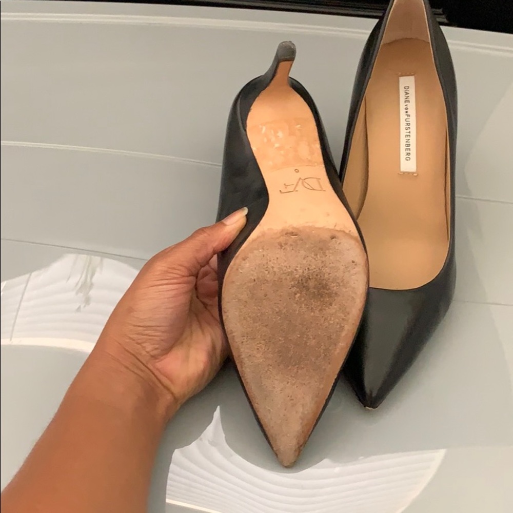 Diane Von Furstenberg Black Ines Heels - Picture 3 of 8